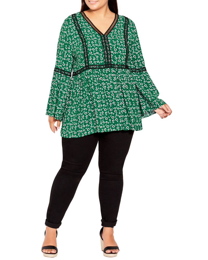Front of a model wearing a size 18 TOP BOHEMIAN PRT in Sweet Pea by Loralette. | dia_product_style_image_id:300299